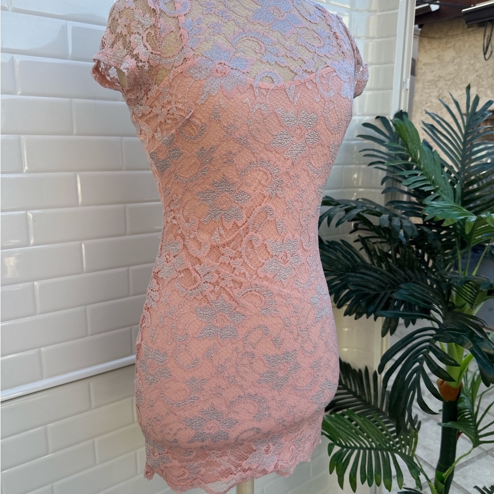 Chic Lace Mini Dress in Soft Pink